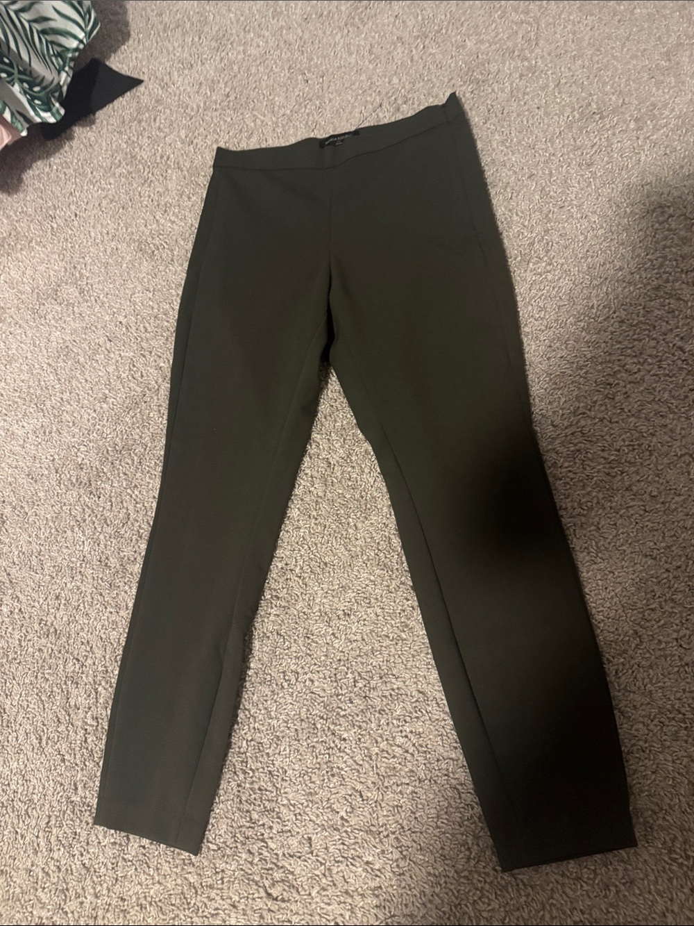 4P size Banana Republic Olive Green Cropped Ankle Pants